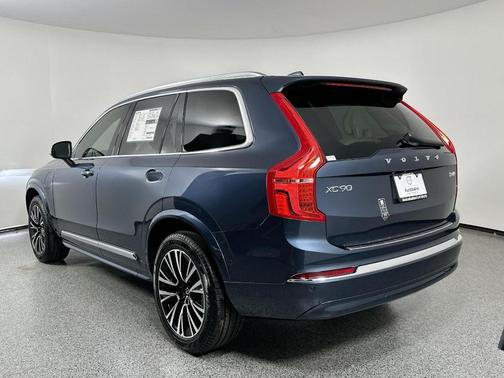 2025 Volvo XC90 Plug-In Hybrid T8 Plus 7-Seater