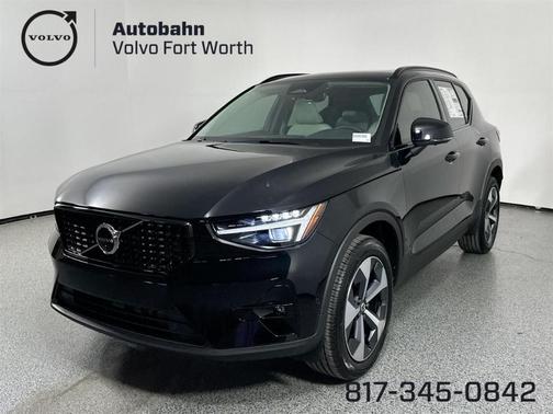 2025 Volvo XC40 B5 Plus Dark Theme