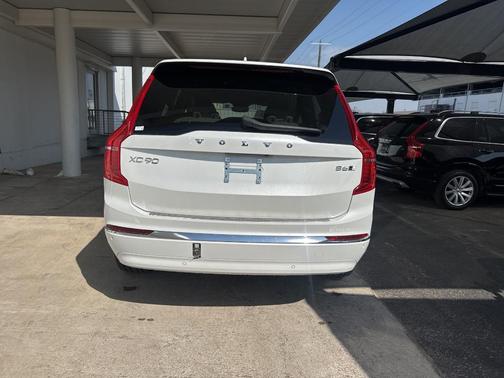 2023 Volvo XC90 B6 Plus 7-Seater