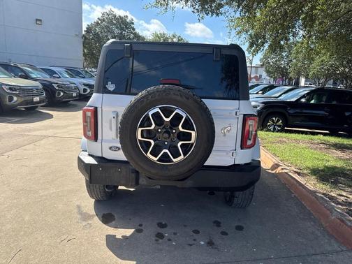 Oxford White 2024 Ford Bronco Outer Banks