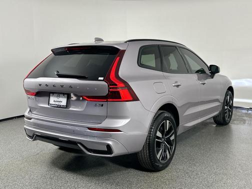 2026 Volvo XC60 B5 Core