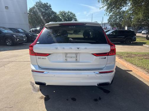 Crystal White 2018 Volvo XC60 T5 Inscription