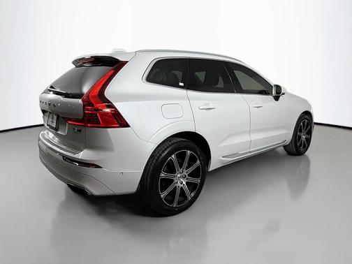 Crystal White 2018 Volvo XC60 T5 Inscription