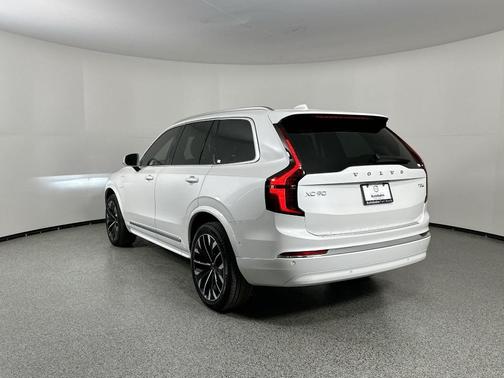 2025 Volvo XC90 Plug-In Hybrid T8 Ultra 7-Seater