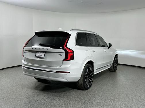 2025 Volvo XC90 Plug-In Hybrid T8 Ultra 7-Seater