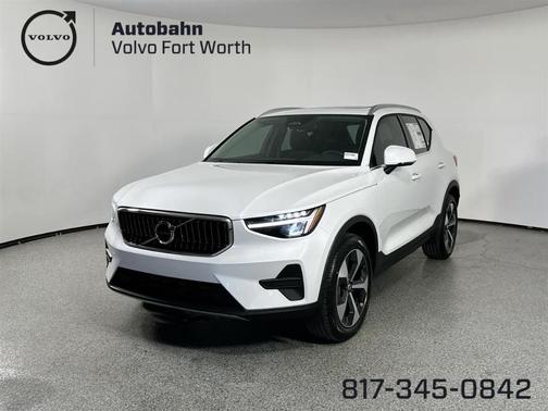 2025 Volvo XC40 B5 Core Bright Theme