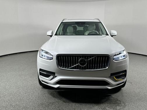2022 Volvo XC90 Recharge Plug-In Hybrid T8 Inscription Extended Range 7P