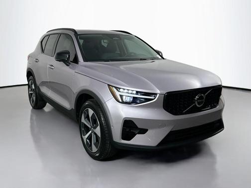 2026 Volvo XC40 B5 Plus