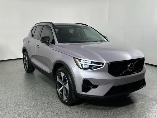 2026 Volvo XC40 B5 Plus
