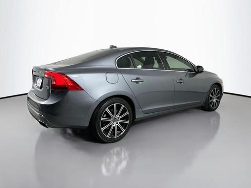 2017 Volvo S60 T5 Inscription Platinum