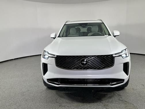 2025 Volvo XC90 B6 Ultra