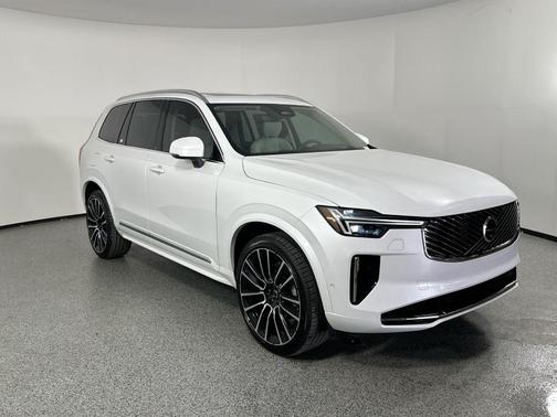 2025 Volvo XC90 B6 Ultra