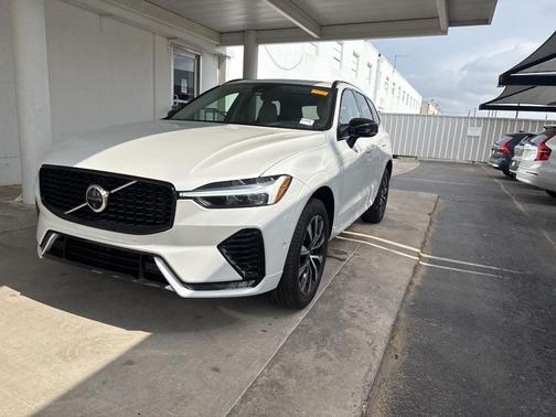 Crystal White 2024 Volvo XC60 B5 Plus Dark Theme