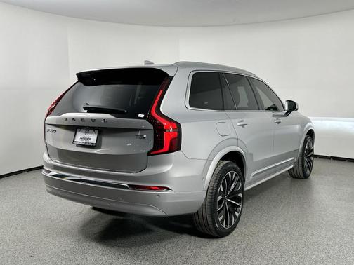 2025 Volvo XC90 Plug-In Hybrid T8 Plus 7-Seater