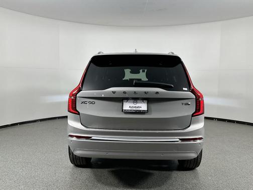 2025 Volvo XC90 Plug-In Hybrid T8 Plus 7-Seater