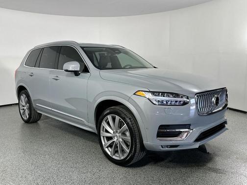 2025 Volvo XC90 B6 Ultra