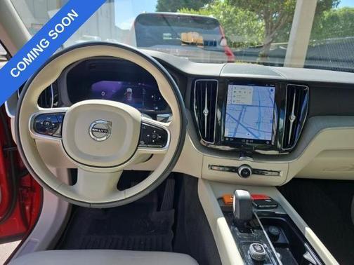 2023 Volvo XC60 B5 Plus Bright Theme