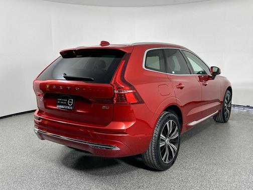 2023 Volvo XC60 B5 Plus Bright Theme