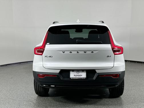 2026 Volvo XC40 B4 Core