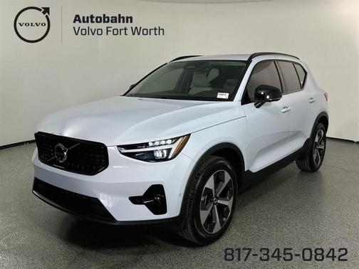 2026 Volvo XC40 B5 Plus
