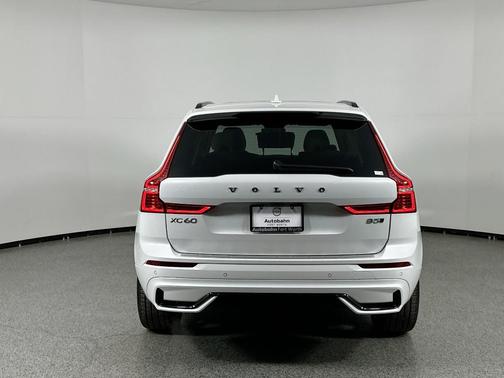2025 Volvo XC60 B5 Ultra