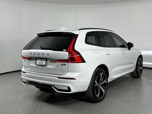 2025 Volvo XC60 B5 Ultra