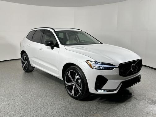 2025 Volvo XC60 B5 Ultra