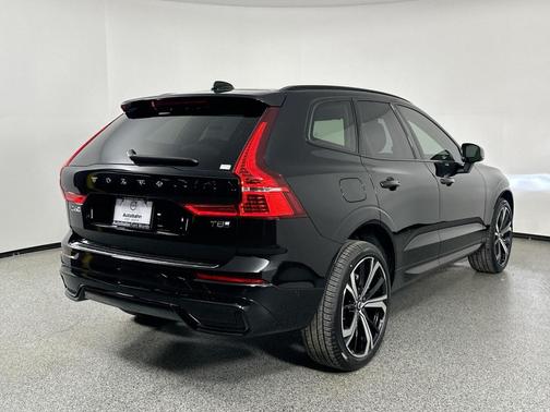 2025 Volvo XC60 Plug-In Hybrid T8 Ultra