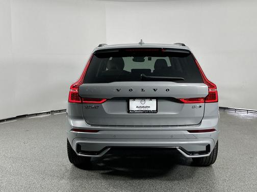 2025 Volvo XC60 B5 Ultra