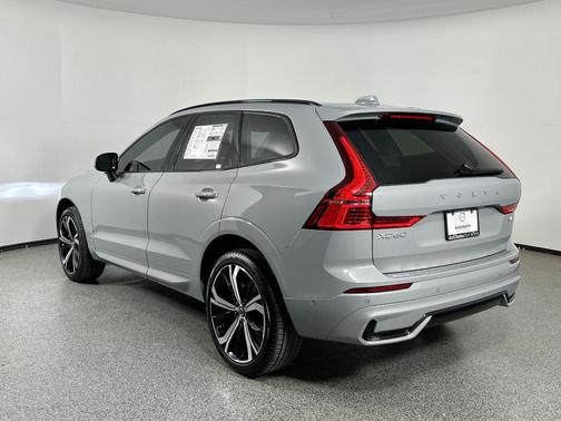 2025 Volvo XC60 B5 Ultra