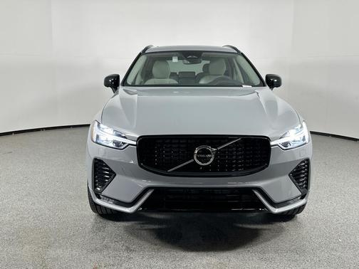 2025 Volvo XC60 B5 Ultra