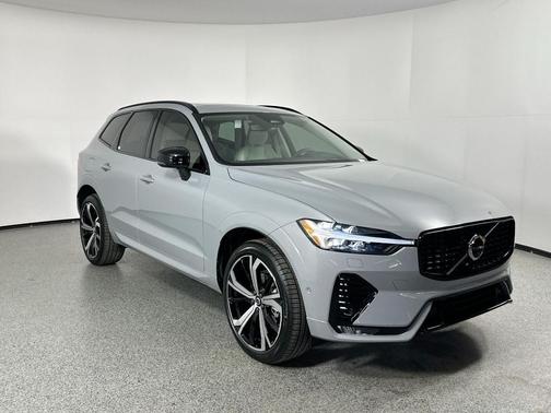 2025 Volvo XC60 B5 Ultra