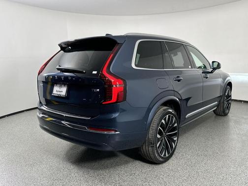 2025 Volvo XC90 Plug-In Hybrid T8 Plus 7-Seater