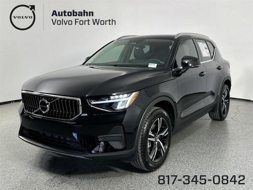 2025 Volvo XC40 B5 Core Bright Theme