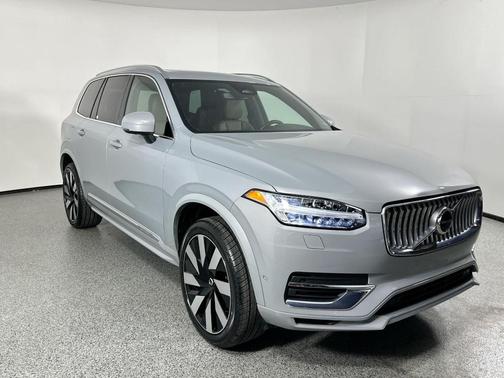 2024 Volvo XC90 Recharge Plug-In Hybrid T8 Plus Bright Theme 7 Passenger