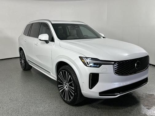 2026 Volvo XC90 B5 Plus