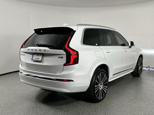 2026 Volvo XC90 B5 Plus