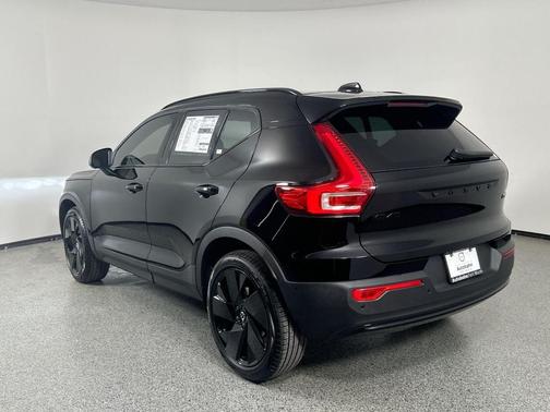 2026 Volvo XC40 EDITION