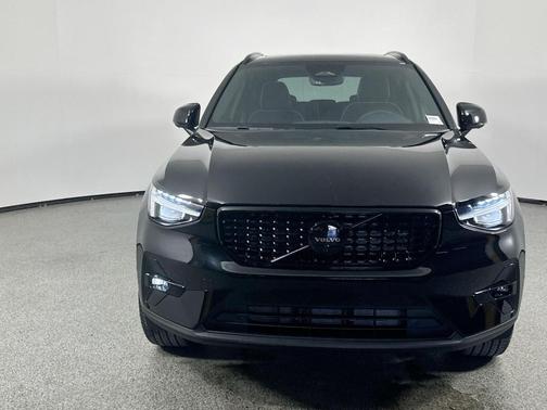 2026 Volvo XC40 EDITION