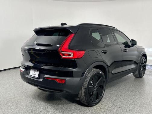2026 Volvo XC40 EDITION