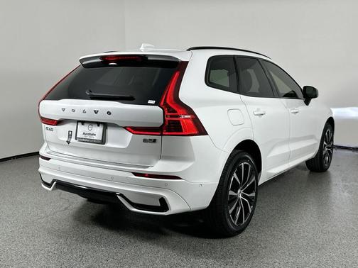 2025 Volvo XC60 B5 Plus