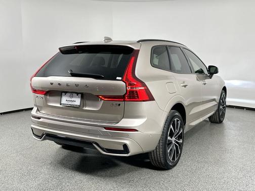 2025 Volvo XC60 B5 Plus