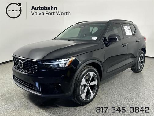 2025 Volvo XC40 B5 Plus Dark Theme