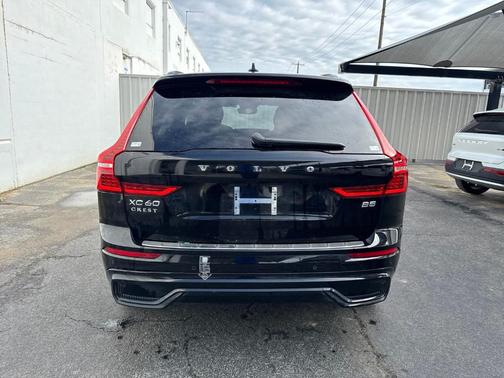Blackstone 2023 Volvo XC60 B5 Plus Dark Theme