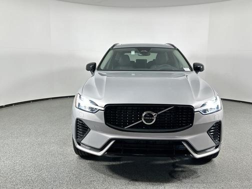 2025 Volvo XC60 B5 Ultra