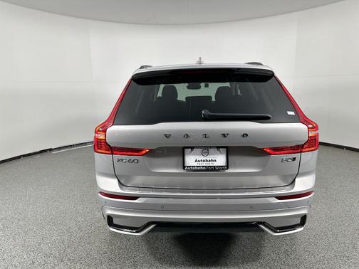 2025 Volvo XC60 B5 Ultra