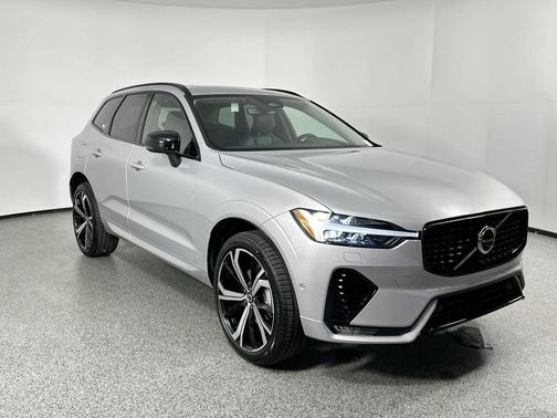 2025 Volvo XC60 B5 Ultra