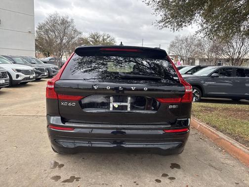 2023 Volvo XC60 B5 Core