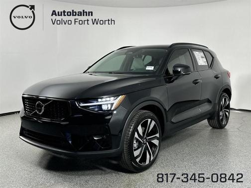 2025 Volvo XC40 B5 Ultra Dark Theme