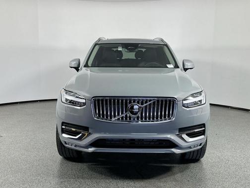 2025 Volvo XC90 B6 Ultra